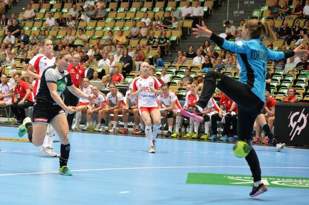 06 06 2018 xemx Handball Women Test Match Germany Poland emspor v left Anna Loerper Germany 10 and Weronika Kordowiecka Poland 1 Muenchen