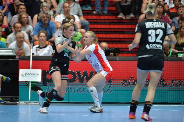 06 06 2018 xemx Handball Womens Test Match Germany Poland emspor v li Franziska Mueller Germany 28 Katarzyna Janiszweska Poland 15 and Evgenija Minevskaja Germany 32 Muenchen