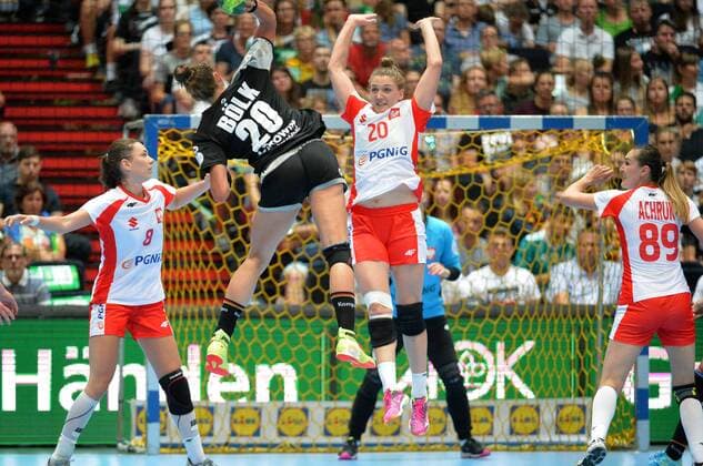 06 06 2018 xemx Handball Women Test Friendly Germany Poland emspor v li Monika Kobylinska Poland 8 Emily Boelk Germany 20 Johanna Drabik Poland 20 and Kinga Achruk Poland 89 Muenchen