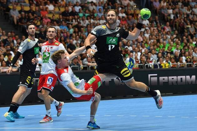 Jump Throw Steffen WEINHOLD GER Action Throw Handball Laenderpiel der Maenner Germany GER Norway NOR at 06 06 2018 Olympiahalle in Muenchen