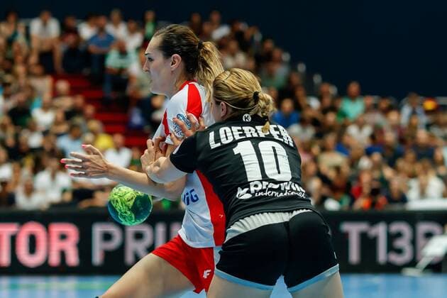 Muenchen Germany 06 06 2018 Handball Laender match of the women Germany Poland Kinga Achruk POL and Anna Loerper GER in a duel DeFodi507