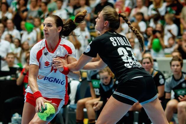 Muenchen Germany 06 06 2018 Handball Laender match of the women Germany Poland Karolina Kudlacz Gloc POL and Alicia Stolle GER in a duel DeFodi507