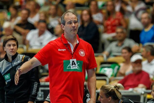 Muenchen Germany 06 06 2018 Handball Laender match of the women Germany Poland National coach Henk Groener GER gestures Gestik DeFodi507