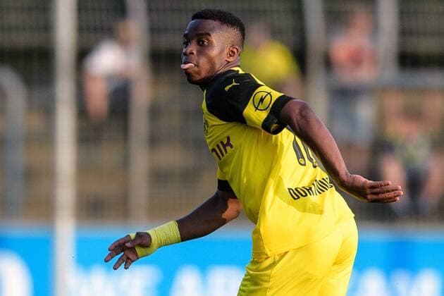 Bayer 04 Leverkusen vs Borussia Dortmund, Halbfinal Hinspiel B Junioren Bundesliga, 06.06.2018 Youssoufa Moukoko (Borussia Dortmund 18) beim Halbfinal Hinspiel der B Junioren Bundesliga zwischen Bayer Leverkusen und Borussia Dortmund am 06.06.2018, , Leverkusen NRW Deutschland Ulrich-Haberland Stadion *** Bayer 04 Leverkusen vs Borussia Dortmund Semi-final first leg B Junior Bundesliga 06 06 2018 Youssoufa Moukoko Borussia Dortmund 18 at the semi-final First leg of the B Junior Bundesliga between Bayer Leverkusen and Borussia Dortmund on 06 06 2018 Leverkusen NRW Germany Ulrich Haberland Stadion