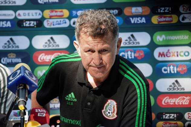 Mexican National Soccer Team s head coach, Colombian Juan Carlos Osorio (C), addresses a press conference PK Pressekonferenz at Brondby s Stadium, Denmark, 08 June 2018. Mexico prepares for FIFA World Cup WM Weltmeisterschaft Fussball championship running in Russia from 14 June to 15 July 2018. Mexican national team Nationalteam s presser in Brondby !ACHTUNG: NUR REDAKTIONELLE NUTZUNG!  Copyright: xRicardoxRamirezx GRAF6063 20180608-636640590162581176