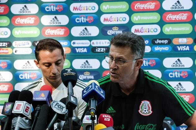Mexican National Soccer Team s head coach, Colombian Juan Carlos Osorio (R), and midfielder Andres Guardado (L) address a press conference PK Pressekonferenz at Brondby s Stadium, Denmark, 08 June 2018. Mexico prepares for FIFA World Cup WM Weltmeisterschaft Fussball championship running in Russia from 14 June to 15 July 2018. Mexican national team Nationalteam s presser in Brondby !ACHTUNG: NUR REDAKTIONELLE NUTZUNG!  Copyright: xRicardoxRamirezx GRAF6059 20180608-636640591443049884