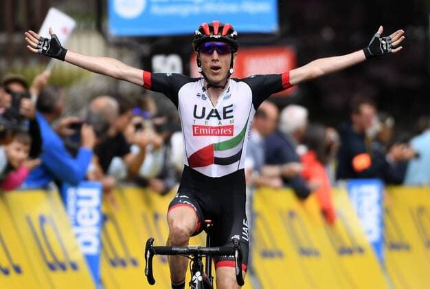 Bilder des Tages - SPORT Joie MARTIN Daniel of UAE-Team Emirates CYCLISME : 70 eme edition du Criterium du Dauphine - Etape 5 - Grenoblea Valmorel - 08 06 2018 PhotoNews Panoramic 