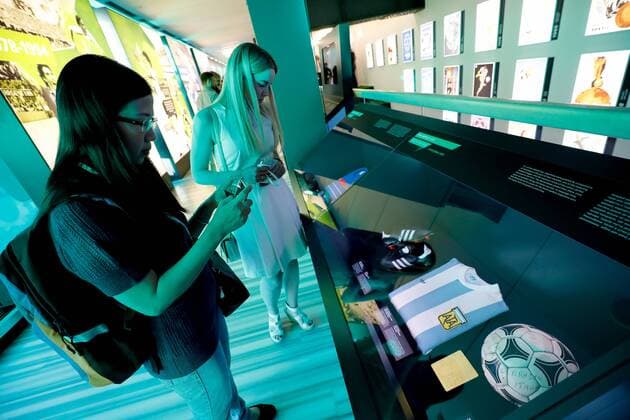 2018 FIFA World Cup WM Weltmeisterschaft Fussball June 8, 2018 Today, Hyundai Motor, the Official Automotive Partner of the FIFA 2018 World Cup in Russia â ¢, opens a special exhibition at the Hyundai Motorstudio Gallery in Moscow, timed to coincide with the FIFA 2018 World Cup in Russia â ¢ - the FIFA World Football Museum with the support of Hyundai. The exhibition is devoted to the FIFA World Cup â ¢ FIFA, passion and devotion of fans of this as well as about the history of the tournament by the players, forever inscribed their names in the annals of the championship. At the opening ceremony, the guests were able to see the cup for the first time, which will be presented to the winners of the FIFA 2018 â ¢ FIFA World Cup, as well as the Jules Rome Cup, the original trophy of the FIFA World Cup from 1930 to 1970.