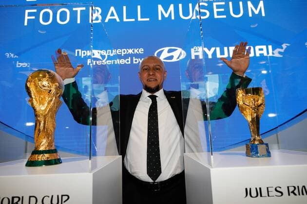 2018 FIFA World Cup WM Weltmeisterschaft Fussball June 8, 2018 Today, Hyundai Motor, the Official Automotive Partner of the FIFA 2018 World Cup in Russia â ¢, opens a special exhibition at the Hyundai Motorstudio Gallery in Moscow, timed to coincide with the FIFA 2018 World Cup in Russia â ¢ - the FIFA World Football Museum with the support of Hyundai. The exhibition is devoted to the FIFA World Cup â ¢ FIFA, passion and devotion of fans of this as well as about the history of the tournament by the players, forever inscribed their names in the annals of the championship. At the opening ceremony, the guests were able to see the cup for the first time, which will be presented to the winners of the FIFA 2018 â ¢ FIFA World Cup, as well as the Jules Rome Cup, the original trophy of the FIFA World Cup from 1930 to 1970. Roberto Carlos da Silva Rosa - Brazilian football player, World Champion 2002. 