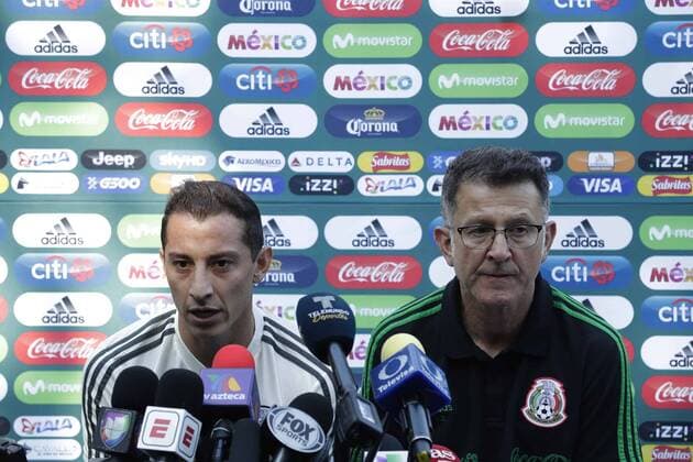 June 8, 2018 - EUM20180608DEP08.JPG.COPENHAGUE, Dinamarca, Soccer Futbol-Seleccion Mexicana.- El seleccionado nacional, Andres Guardado y el DT, Juan Carlos Osorio, este 8 de junio de 2018, en conferencia de prensa hablan acerca de la fiesta de los seleccionados que fue revelada por una revista de espectaculos. Foto: Agencia EL UNIVERSAL Luis Cortes MAR. Latin News: June 8, 2018  - ZUMAu78_ 83685046st Copyright: xLuisxCortesx