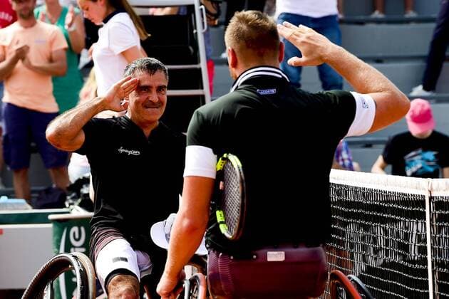 joie de Stephane Houdet (Fra) Nicolas Peifer - Finale Double Homme Wheelchair TENNIS : Internationaux de France de Roland Garros 2018 - Finale Double Hommes Fauteuil - Paris - 09 06 2018 JBAutissier Panoramic 
