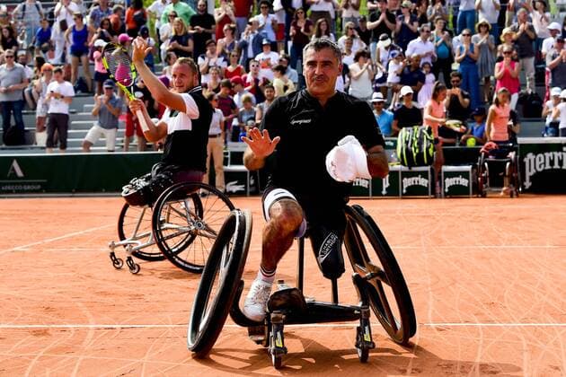 joie de Stephane Houdet (Fra) Nicolas Peifer - Finale Double Homme Wheelchair TENNIS : Internationaux de France de Roland Garros 2018 - Finale Double Hommes Fauteuil - Paris - 09 06 2018 JBAutissier Panoramic 