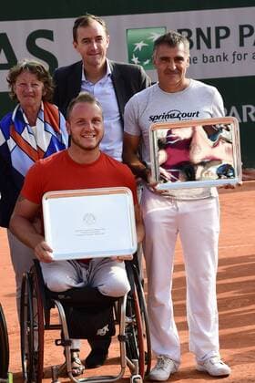 Stephane Houdet (Fra) Nicolas Peifer - Finale Double Homme Wheelchair avec le trophee TENNIS : Internationaux de France de Roland Garros 2018 - Finale double fauteuil homme - Paris - 09 06 2018 JBAutissier Panoramic 