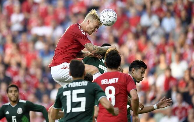 Simon Kjaer fra Danmark i hovedstoeds. Forsoeg mod maal under venskabs landskampen i fodbold mellem Danmark og Mexico paa Broendby Stadion, loerdag den 9. juni 2018. , Broendby Denmark  Copyright: Â©LarsxMoeller LarsxMoellerx COP102 spdk20180609-205817-L