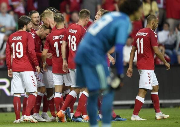 Christian Eriksen fra Danmark har scoret til 2-0 mod maalmand Guillermo Ochoa fra Mexico under venskabs landskampen i fodbold mellem Danmark og Mexico paa Broendby Stadion, loerdag den 9. juni 2018. , Broendby Denmark  Copyright: ©LarsxMoeller LarsxMoellerx COP102 spdk20180609-220943-L