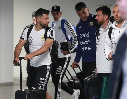 MOSCOW REGION, RUSSIA - JUNE 9, 2018: Sergio Aguero (L), Lionel Messi (2nd R) and Javier Mascherano (R) of the Argentina national football team welcomed at Zhukovsky International Airport. The team has arrived in Russia to take part in the 2018 FIFA World Cup WM Weltmeisterschaft Fussball Sergei Fadeichev TASS  TS08345D