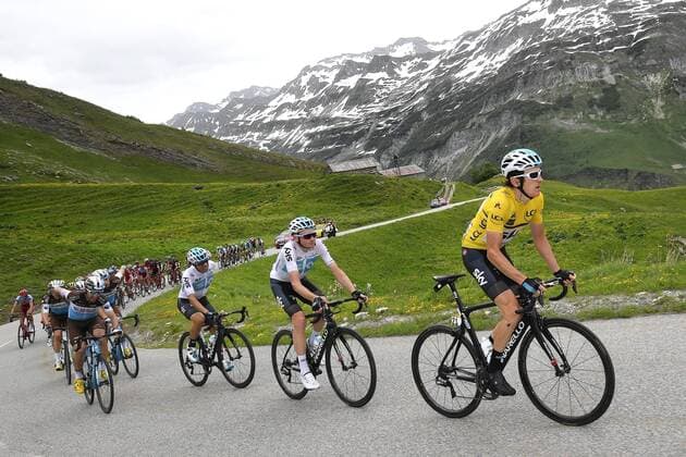 Bilder des Tages - SPORT SAINT-GERVAIS MONT-BLANC, FRANCE - JUNE 10 : THOMAS Geraint (GBR) of Team SKY during stage 7 of the 70th edition of the Criterium du Dauphine Libere cycling race, a stage of 136 kms between Moutiers and Saint-Gervais Mont-Blanc on June 10, 2018 in Saint-Gervais Mont-Blanc, France, 10 06 2018 CYCLISME : 70eme edition du Criterium du Dauphine -Moutiers and Saint-Gervais Mont-Blanc - 10 06 2018 PhotoNews Panoramic 
