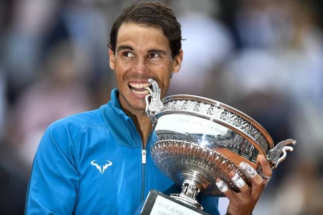Bilder des Tages - SPORT (180611) -- PARIS, June 11, 2018 -- Rafael Nadal of Spain reacts during the awarding ceremony after the men s singles final against Dominic Thiem of Austria at the 2018 French Open Tournament in Paris, France on June 10, 2018. Rafael Nadal won 3-0 and claimed the title. ) (SP)FRANCE-PARIS-TENNIS-FRENCH OPEN-DAY 15-MEN S SINGLES FINAL-AWARDING CEREMONY ChenxYichen 