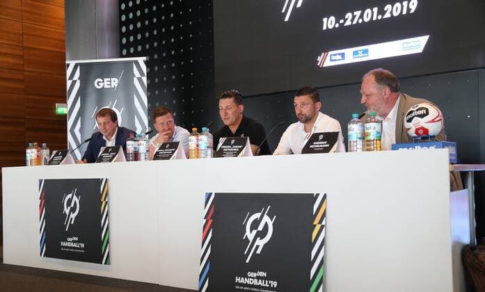 Berlin Mercedes Benz Arena 11 06 18 Presentation of the Berlin Handball World Cup Ambassador on the occasion of the Handball World Cup 2019 Bild vl State secretary for Sport Aleksander Dzembritzki Ex Herthaner midfielder Andreas Neuendorf Ex Handball international Stefan Kretzschmar and Torsten Mattuschka former professional footballer of Union Berlin DHB President Andreas Michelmann Presentation of the Berlin Handball World Cup Ambassador