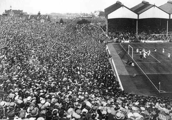 London, England: August 26, 1933 Part of the huge crowd at Arsenal Stadium in Highbury to witness the first game of the football season between Arsenal and Birmingham. xUnderwoodxArchives 3-Sport-Soccer_2 990_05_3-Sport-Soccer_2HR