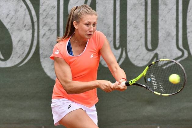 ITF Womens Circuit 6 ITF Bredeney Ladies Open 2018 from 11 16 June at picture 11 06 2018 Club Tennis Club Bredeney e V Essen ITF Womens Circuit 6 ITF Bredeney Ladies Open 2018 from 11 16 June in the picture Anna Gabric GER at the backhand stroke nph Mauelshagen nph00321