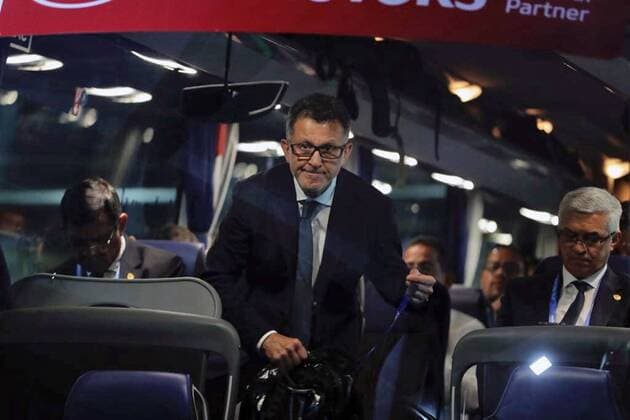 June 11, 2018 - EUM20180611DEP07.JPG.MOSCÃö, Rusia. SoccerFutbol-Seleccion Mexicana.- 11 de junio de 2018. Aspectos de la llegada de los integrantes de la Seleccion Mexicana al aeropuerto de Moscu, para su participacion en el Mundial Rusia 2018, que inicia el 14 de junio. Foto: Agencia EL UNIVERSALLuis CortesEELG Latin News: June 11, 2018  - ZUMAu78_ 83727037st Copyright: xElxUniversalx