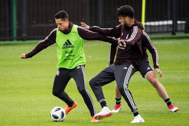 180612 Javier Hernandez left of Mexico during a training session ahead of the 2018 FIFA World Cup on June 12, 2018 in Moscow Photo Petter Arvidson BILDBYR N Code PA 92060  Copyright: PETTERxARVIDSON BB180612PA054