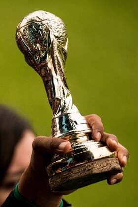 180612 A copy of the World Cup Trophy is seen during Mexico practice session ahead of the 2018 FIFA World Cup on June 12, 2018 in Moscow Photo Petter Arvidson BILDBYRAN Code PA 92060  Copyright: PETTERxARVIDSON BB180612PA055