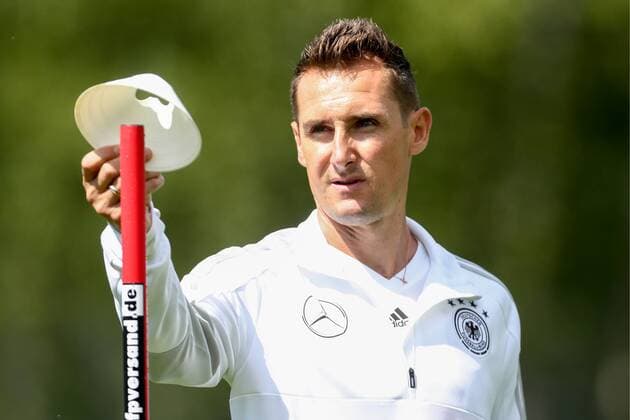 MOSCOW, RUSSIA - JUNE 13, 2018: German retired footballer Miroslav Klose attends a training session of the German men s national football team at the CSKA sports base ahead of the 2018 FIFA World Cup WM Weltmeisterschaft Fussball Stanislav Krasilnikov TASS  TS083D7D