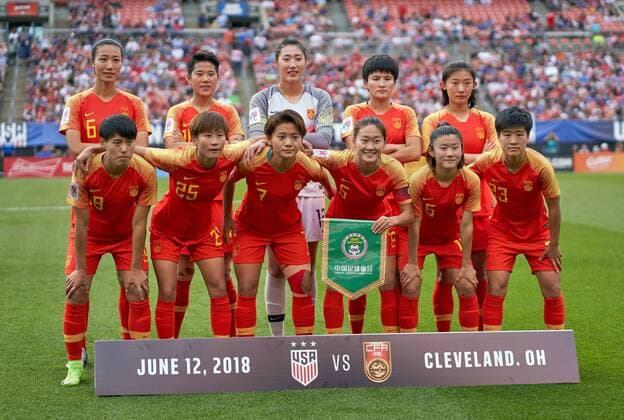 CLEVELAND, OH - JUNE 12: China PR starting eleven pose for a picture prior to the start of an International Friendly Länderspiel soccer match between the USA and China PR Women s National Teams on June 12, 2018, at FirstEnergy Stadium in Cleveland, Ohio. (Photo by Robin Alam Icon Sportswire) SOCCER: JUN 12 Women s - USA v China Icon164061218112 EDITORIAL USE ONLY