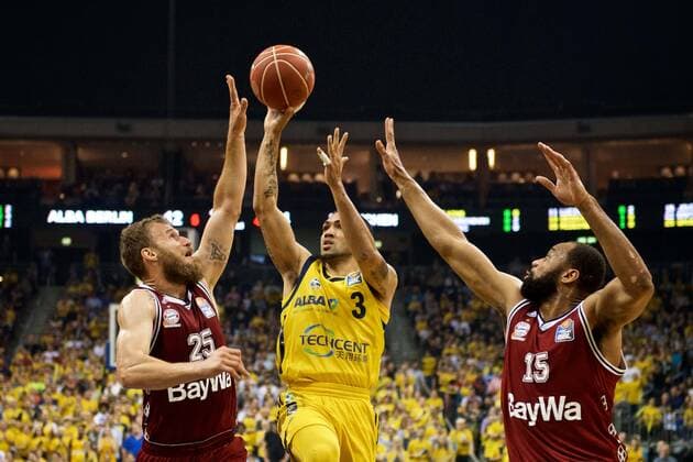 Basketball Berlin 13 06 2018 easyCredit BBL 1 Bundesliga Season 2017 2018 Playoffs Final Game 4 Alba Berlin FC Bayern Munich Peyton Siva Alba Berlin No 03 Anton Gavel Munich No 25 Reggie Redding Munich No 15