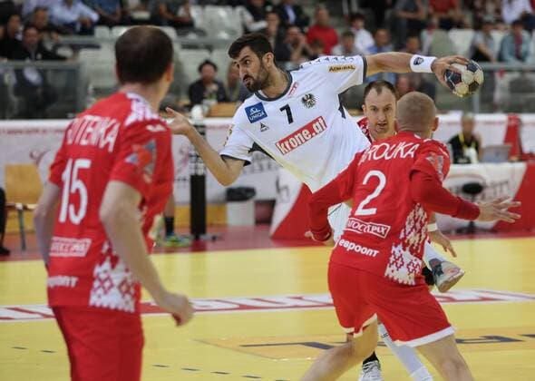 HANDBALL - IHF WC quali, AUT vs BLR VIENNA,AUSTRIA,13.JUN.18 - HANDBALL - IHF World Championship WM Weltmeisterschaft qualification, play off, international match Länderspiel Austria vs Belarus. Image shows Dzianis Rutenka (BLR), Ivan Brouka (BLR), Maxim Babichev (BLR) and Janko Bozovic (AUT). GEPAxpictures xChristianxOrt