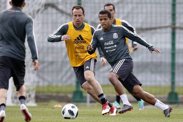 Futbol, entrenamiento de la seleccion mexicana Copa Mundial de Rusia 2018 Los jugadores de Mexico son fotografiados durante el entrenamiento matutino realizado en el complejo deportivo del club Dynamo en Moscu, Rusia. 14 06 2018 Andres Pina Photosport Football, Mexico training session World Cup Russia 2018 Mexico s players are pictured during the morning training session held at the Dynamo center in Moscow, Russia. 14 06 2018 Andres Pina Photosport Entrenamiento de la seleccion mexicana, mundial de Rusia 2018 