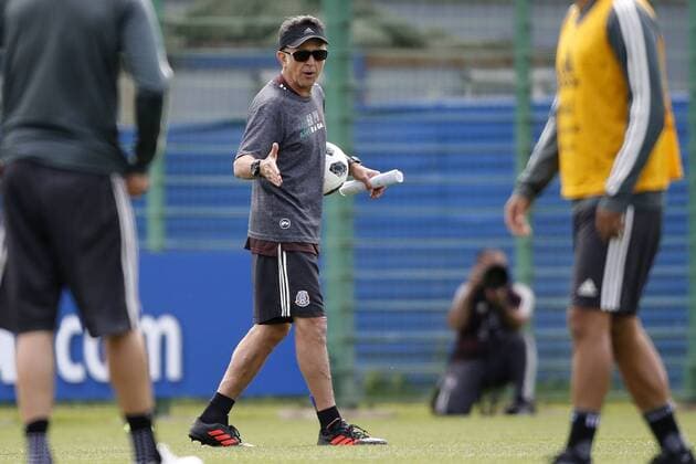 Futbol, entrenamiento de la seleccion mexicana Copa Mundial de Rusia 2018 El entrenador de Mexico Juan Carlos Osorio es fotografiados durante el entrenamiento matutino realizado en el complejo deportivo del club Dynamo en Moscu, Rusia. 14 06 2018 Andres Pina Photosport Football, Mexico training session World Cup Russia 2018 Mexico s manager Juan Carlos Osorio is pictured during the morning training session held at the Dynamo center in Moscow, Russia. 14 06 2018 Andres Pina Photosport Entrenamiento de la seleccion mexicana, mundial de Rusia 2018 