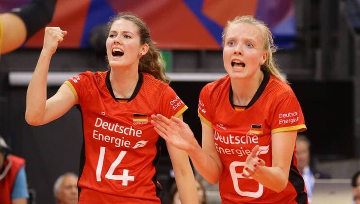 Stuttgart Volleyball Nations League Germany vs Netherlands Jubilation Germany from left Marie Schölzel Jennifer Geerties