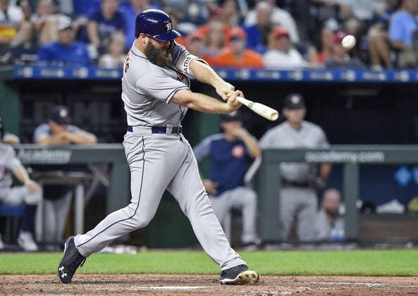 Bilder des Tages - SPORT June 15, 2018 - Kansas City, MO, USA - The Houston Astros Evan Gattis connects on a grand slam in the sixth inning against the Kansas City Royals on Friday, June 15, 2018, at Kauffman Stadium in Kansas City, Mo. Houston at Kansas City - ZUMAm67_ 20180615_zaf_m67_009 Copyright: xJohnxSleezerx