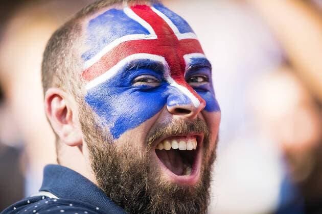 WM 2018, Fans Moskau, 16.06.2018 Island Fan mit Flagge im Gesicht Argentinien - Island *** Moscow 16 06 2018 Iceland fan with flag in the face Argentina Iceland
