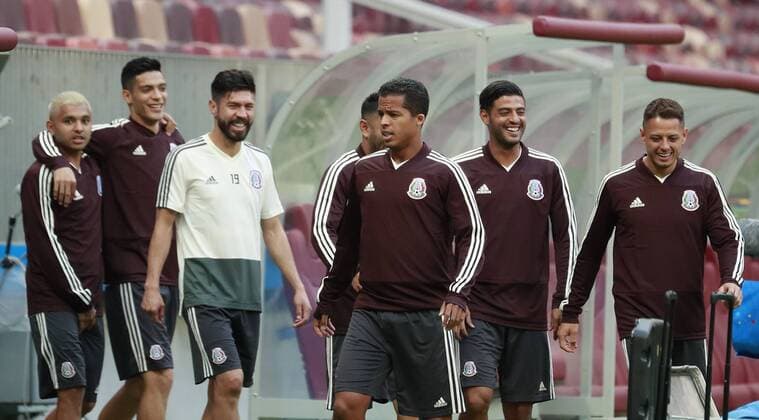 Mexico s nationa soccer team players participate in a traing session at the Luzhniki stadium in Moscow, Russia, 16 June 2018. Mexico will face Germany tormorrow during the FIFA World Cup WM Weltmeisterschaft Fussball Russia 2018. Mexico s national soccer team training session in Moscow !ACHTUNG: NUR REDAKTIONELLE NUTZUNG!  Copyright: xJosexMendezx MOS12 20180616-636647804293763537