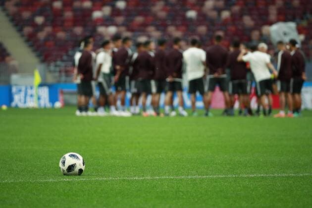 Mexico s nationa soccer team players participate in a training session at the Luzhniki stadium in Moscow, Russia, 16 June 2018. Mexico will face Germany tormorrow during the FIFA World Cup WM Weltmeisterschaft Fussball Russia 2018. Mexico s national soccer team training session in Moscow !ACHTUNG: NUR REDAKTIONELLE NUTZUNG!  Copyright: xJosexMendezx MOS29 20180616-636647807552681277