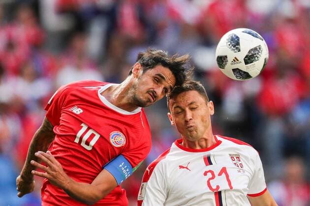 Bilder des Tages - SPORT WM 2018, Costa Rica - Serbien SAMARA, RUSSIA - JUNE 17, 2018: Costa Ricaâ€™s Bryan Ruiz (L) and Serbiaâ€™s Nemanja Matic in their 2018 FIFA World Cup WM Weltmeisterschaft Fussball Group E Round 1 match at Samara Arena Stadium. Sergei Bobylev TASS  TS084B69