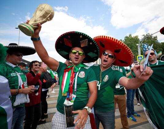 Mexico fans gather outside the Luzhniki Stadium before the start of the FIFA World Cup WM Weltmeisterschaft Fussball 2018 Group F soccer match between Germany and Mexico, in Moscow, Russia, 17 June 2018. GERMANY VS. MEXICO !ACHTUNG: NUR REDAKTIONELLE NUTZUNG!  Copyright: xJosexMendezx FWC09-13 20180617-636648481490415505