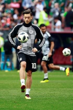German midfielder Mesut Ozil warms up prior to the FIFA World Cup WM Weltmeisterschaft Fussball 2018 Group F soccer match between Germany and Mexico, in Moscow, Russia, 17 June 2018. GERMANY VS. MEXICO !ACHTUNG: NUR REDAKTIONELLE NUTZUNG!  Copyright: xJosexMendezx FWC09-53 20180617-636648503368928289