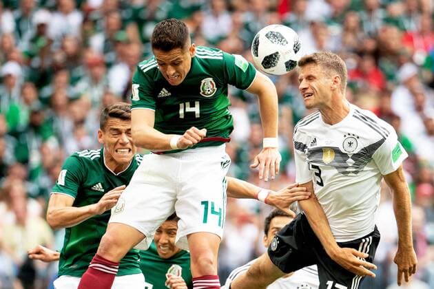 180617 Javier Hernandez of Mexico and Thomas Müller of Germany during the FIFA World Cup group stage match between Germany and Mexico on June 17, 2018 in Moscow Photo Petter Arvidson BILDBYRAN Code PA 92069  Copyright: PETTERxARVIDSON BB180617PA047