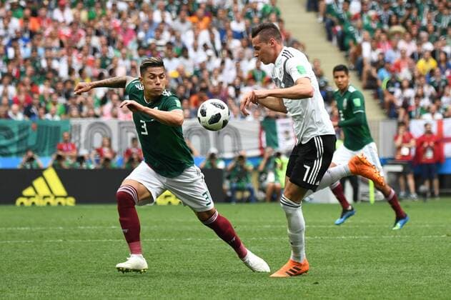 Soccer Men Season 2017 18 World Championships in Russia Group F 1 Gameday Luschniki Stadium Moscow Germany Mexico Carlos Salcedo No 3 Mexico Julian Draxler Nr 7 Germany 17 06 2018 Copyright: xMatthiasxKochx