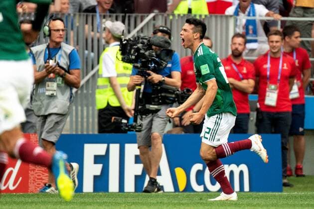180617 Hirving Lozano of Mexico celebrates with his teammates after scoring 0 1 during the FIFA World Cup group stage match between Germany and Mexico on June 17, 2018 in Moscow Photo Petter Arvidson BILDBYRAN Code PA 92069  Copyright: PETTERxARVIDSON BB180617PA057