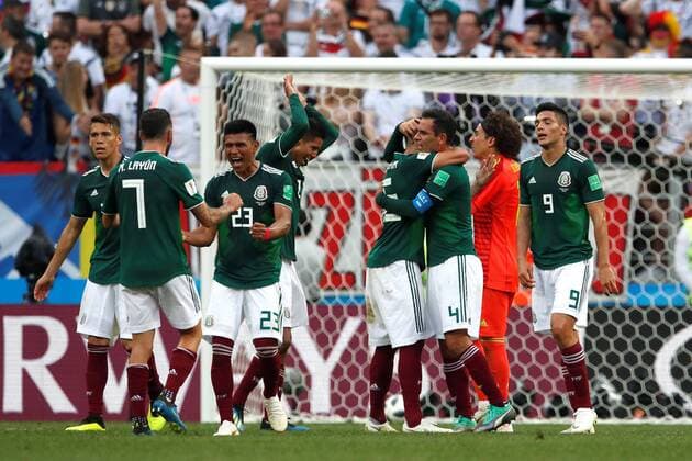 , Mexican players celebrate at the end of the FIFA World Cup WM Weltmeisterschaft Fussball 2018 Group F soccer match between Germany and Mexico, in Moscow, Russia, 17 June 2018. GERMANY VS. MEXICO !ACHTUNG: NUR REDAKTIONELLE NUTZUNG!  Copyright: xAlbertoxEstevezx FWC09-178 20180617-636648591524800871