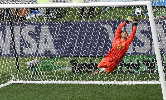 (180617) -- MOSCOW, June 17, 2018 -- Mexico s goalkeeper Guillermo Ochoa defends during a group F match between Germany and Mexico at the 2018 FIFA World Cup WM Weltmeisterschaft Fussball in Moscow, Russia, June 17, 2018. ) (SP)RUSSIA-MOSCOW-2018 WORLD CUP-GROUP F-GERMANY VS MEXICO WangxYuguo 