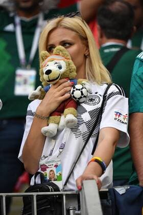 Football Mens Season 2017 18 World Cup in Russia Group F 1 Matchday Luschniki Stadium Moscow Germany Mexico Disappointment after the final whistle with the German fans a female fans kisses her stuffed animal 17 06 2018 Copyright: xMatthiasxKochx
