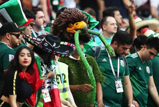 Football - 2018 FIFA World Cup WM Weltmeisterschaft Fussball - Group F: Germany vs. Mexico Mexico fans reacts at full time at Luzhniki Stadium, Moscow. COLORSPORT IAN MACNICOL 