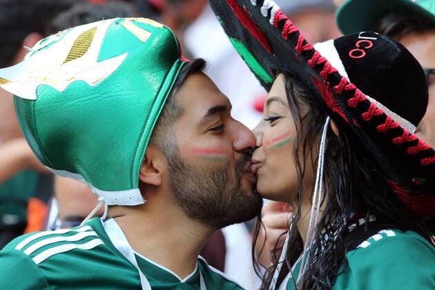 17.06.2018. Moscow, Russian: German and Mexican fans in the stands at FIFA World Cup WM Weltmeisterschaft Fussball Russia 2018, Group F, football match between GERMANY v MEXICO in Luzhniki Stadium in Moscow.  Copyright: xMarcoxIacobuccix xIPAx xMarcoxIacobuccix